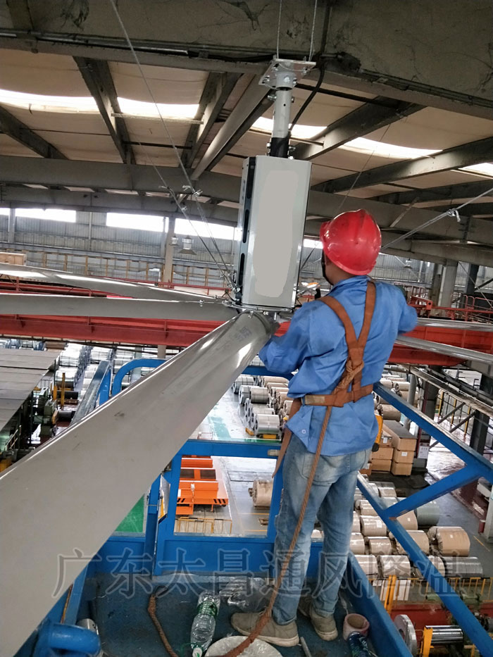 為什么工業(yè)車間要安裝工業(yè)大風扇通風降溫呢？