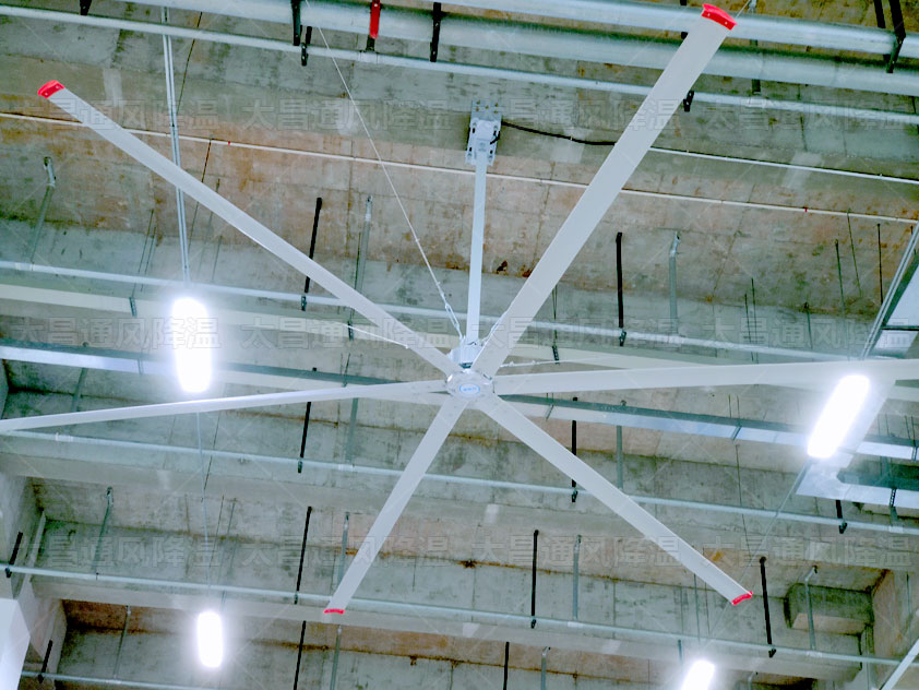 工業(yè)大風(fēng)扇，一款解決悶熱的降溫設(shè)備