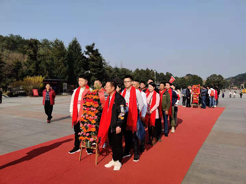 潤東方環(huán)?？照{(diào)團隊出游